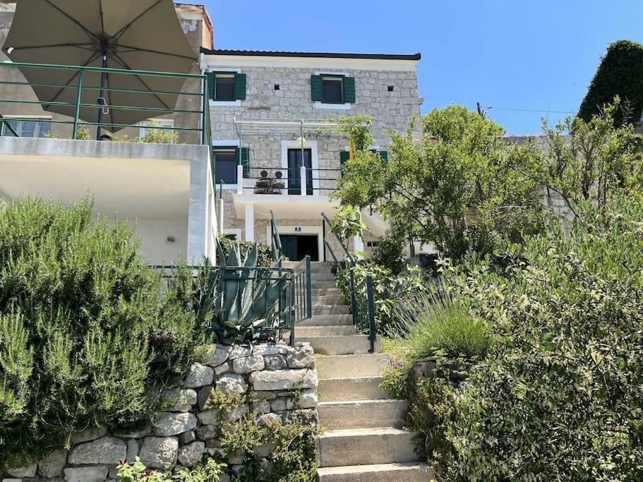 פודגורה Holiday Home Aria מראה חיצוני תמונה