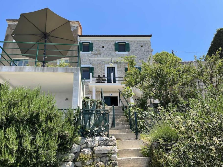 פודגורה Holiday Home Aria מראה חיצוני תמונה